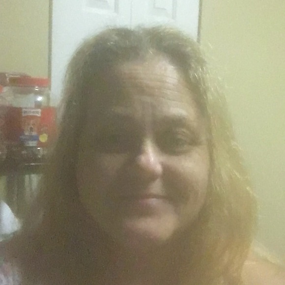 Meet your Posher, Lisa - Picture 1 of 1